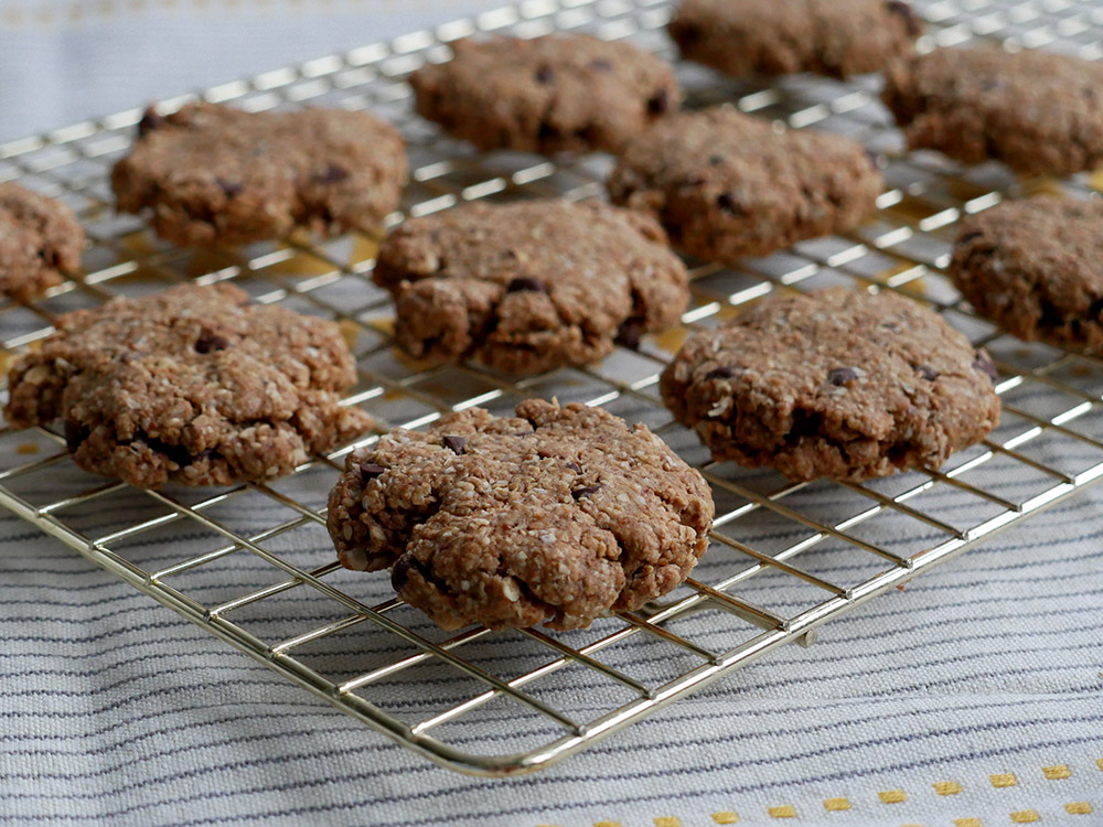 Biscuits IG bas, comme des cookies à la noisette et aux pépites de chocolat