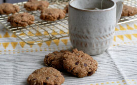 Biscuits IG bas, comme des cookies à la noisette et aux pépites de chocolat