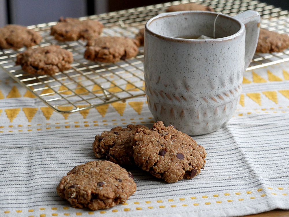 Biscuits IG bas, comme des cookies à la noisette et aux pépites de chocolat