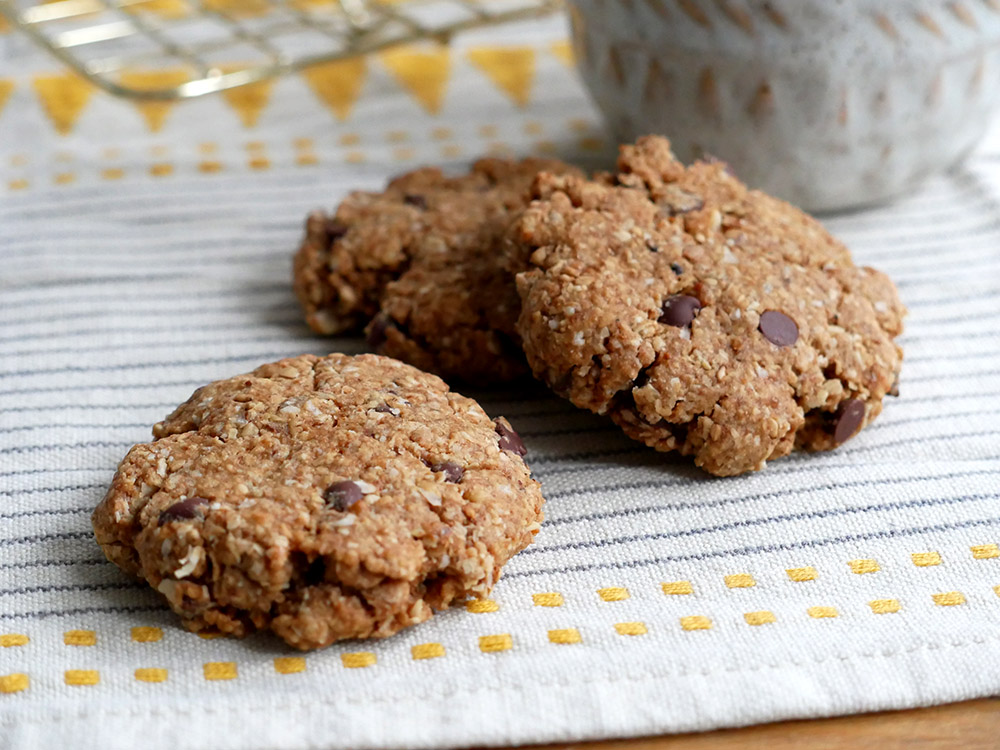 Biscuits IG bas, comme des cookies à la noisette et aux pépites de chocolat